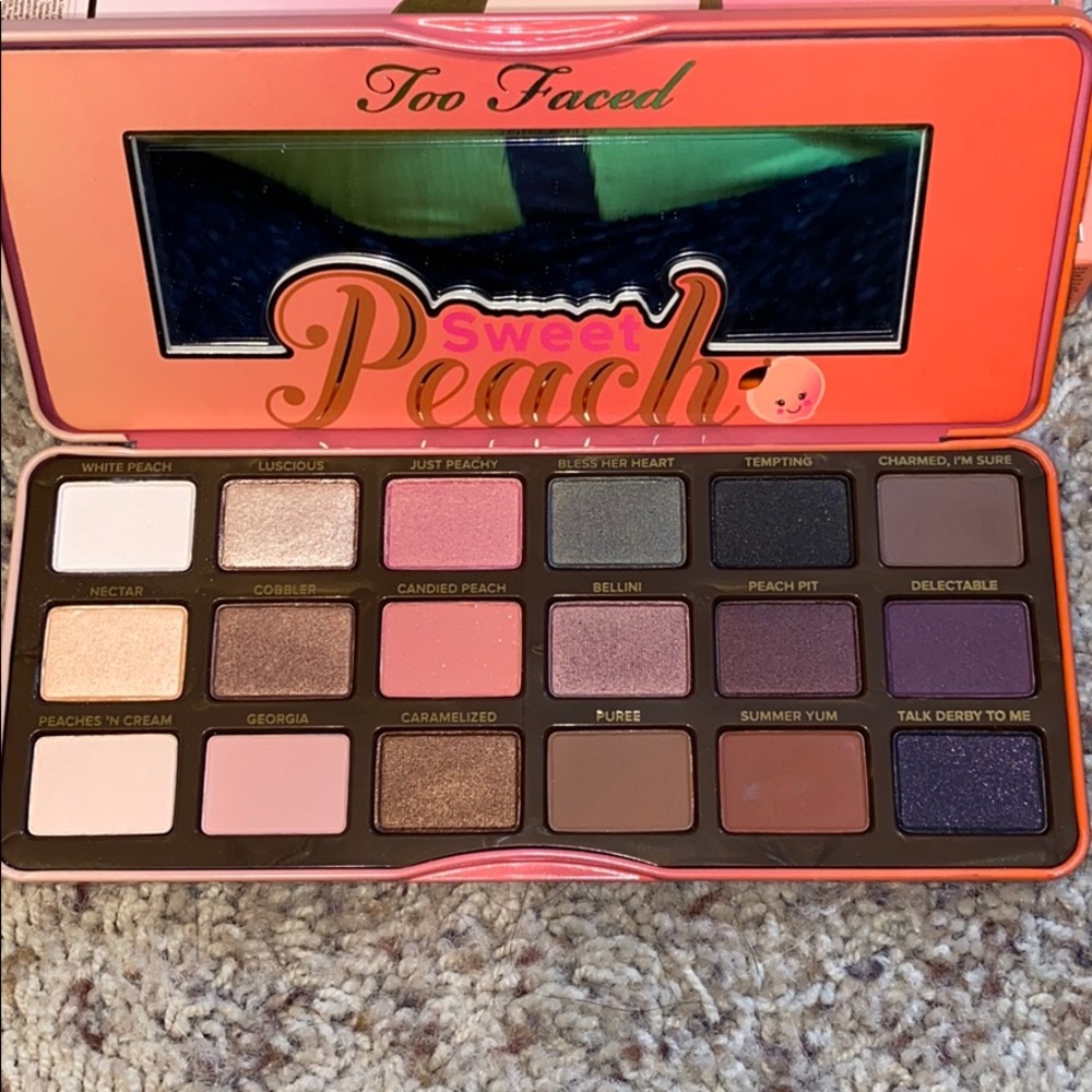 Too faced sweet peach pallet